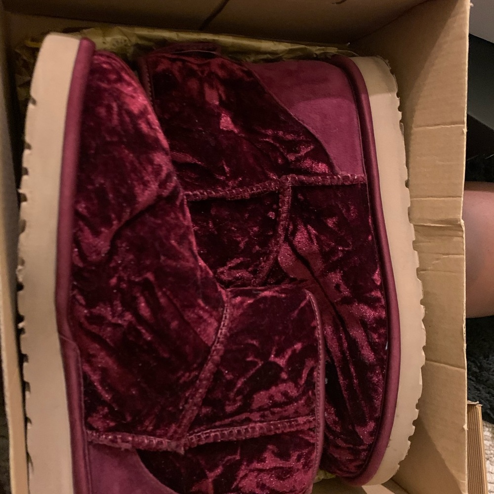Velvet mini uggs - Picture 2 of 4
